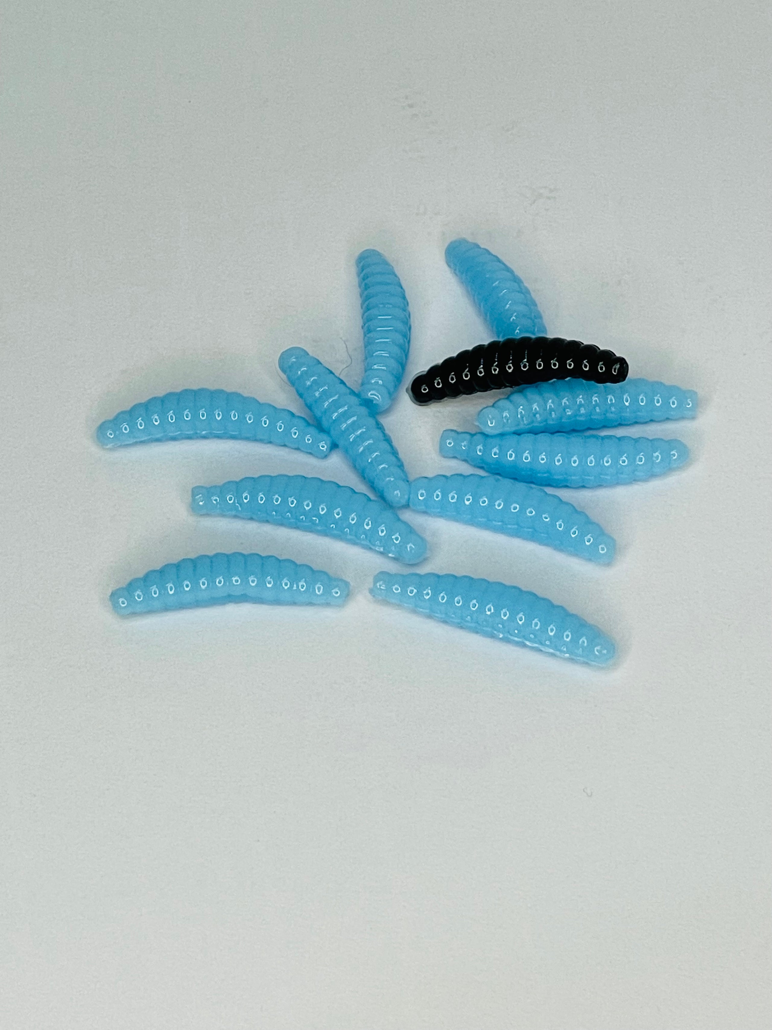 Black Waxy | Sinking Soft Plastic Glacier Blue Wax Worm